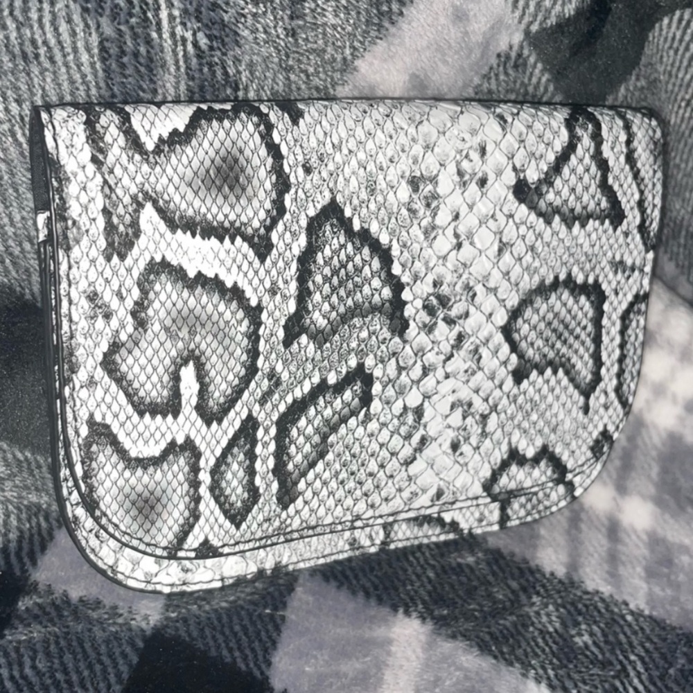 NWOT SCOOP belt wallet